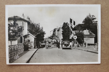 Ansichtskarte AK Hendaye 1930-1950 Grenze Zollstation Autos Oldtimer Schlagbaum Häuser Beamte Ortsansicht Frankreich Spanien France 64 Pyrenées Atlantiques